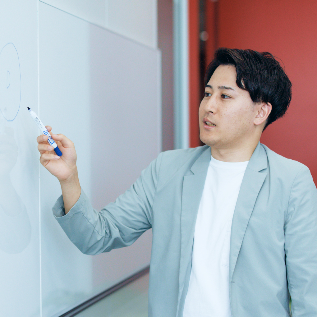 ——業務で最も苦労したこと、それを乗り越えた方法は？